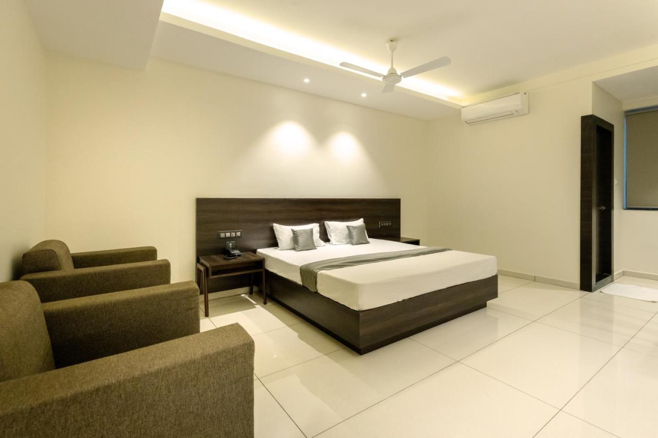 Hotel Paramount Suites & Service Apartments Mangalore Exterior foto