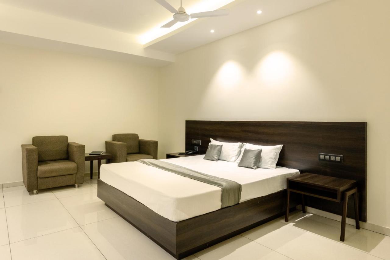 Hotel Paramount Suites & Service Apartments Mangalore Exterior foto