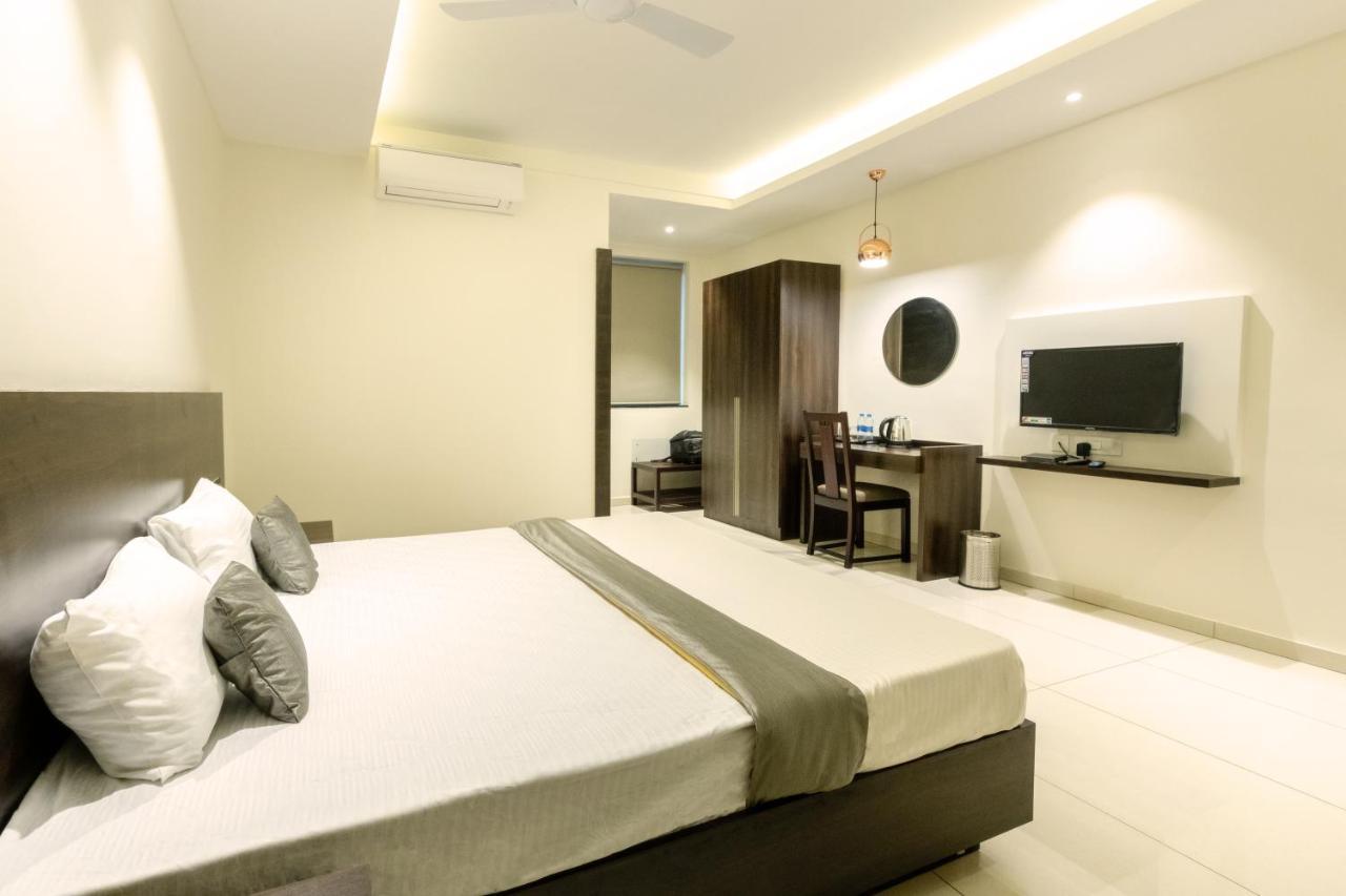Hotel Paramount Suites & Service Apartments Mangalore Exterior foto
