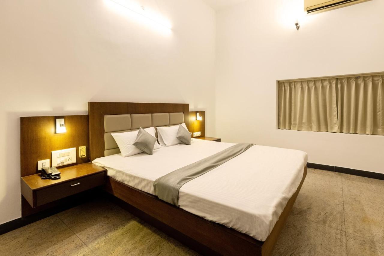 Hotel Paramount Suites & Service Apartments Mangalore Exterior foto