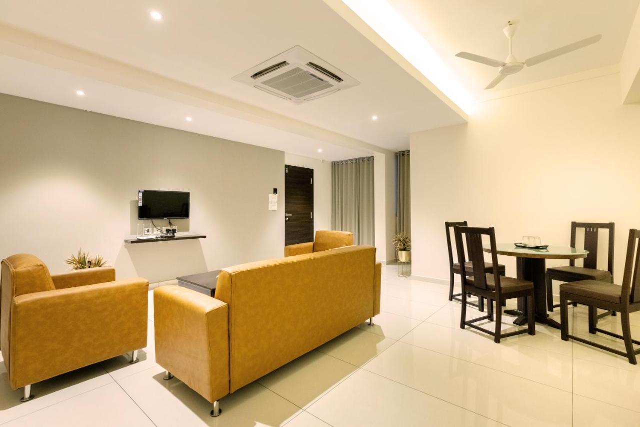 Hotel Paramount Suites & Service Apartments Mangalore Exterior foto