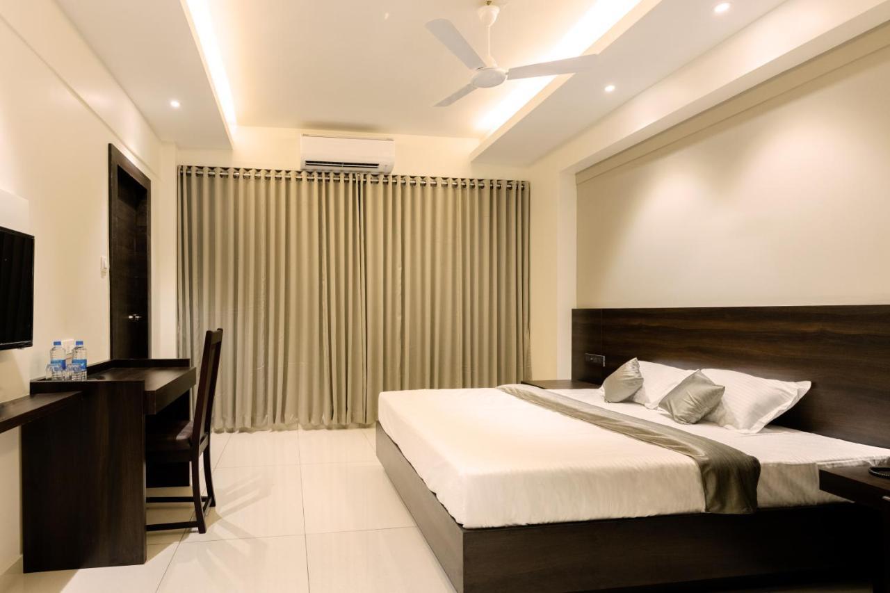 Hotel Paramount Suites & Service Apartments Mangalore Exterior foto